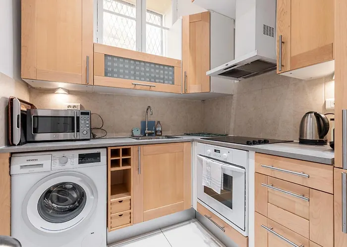 Wonderful And Bright Apartment Close To Everything