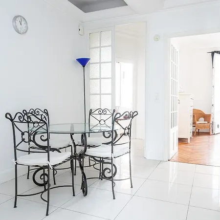 Wonderful And Bright Apartment Close To Everything Nice Exterior photo