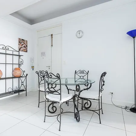 Wonderful And Bright Apartment Close To Everything Nice Exterior photo